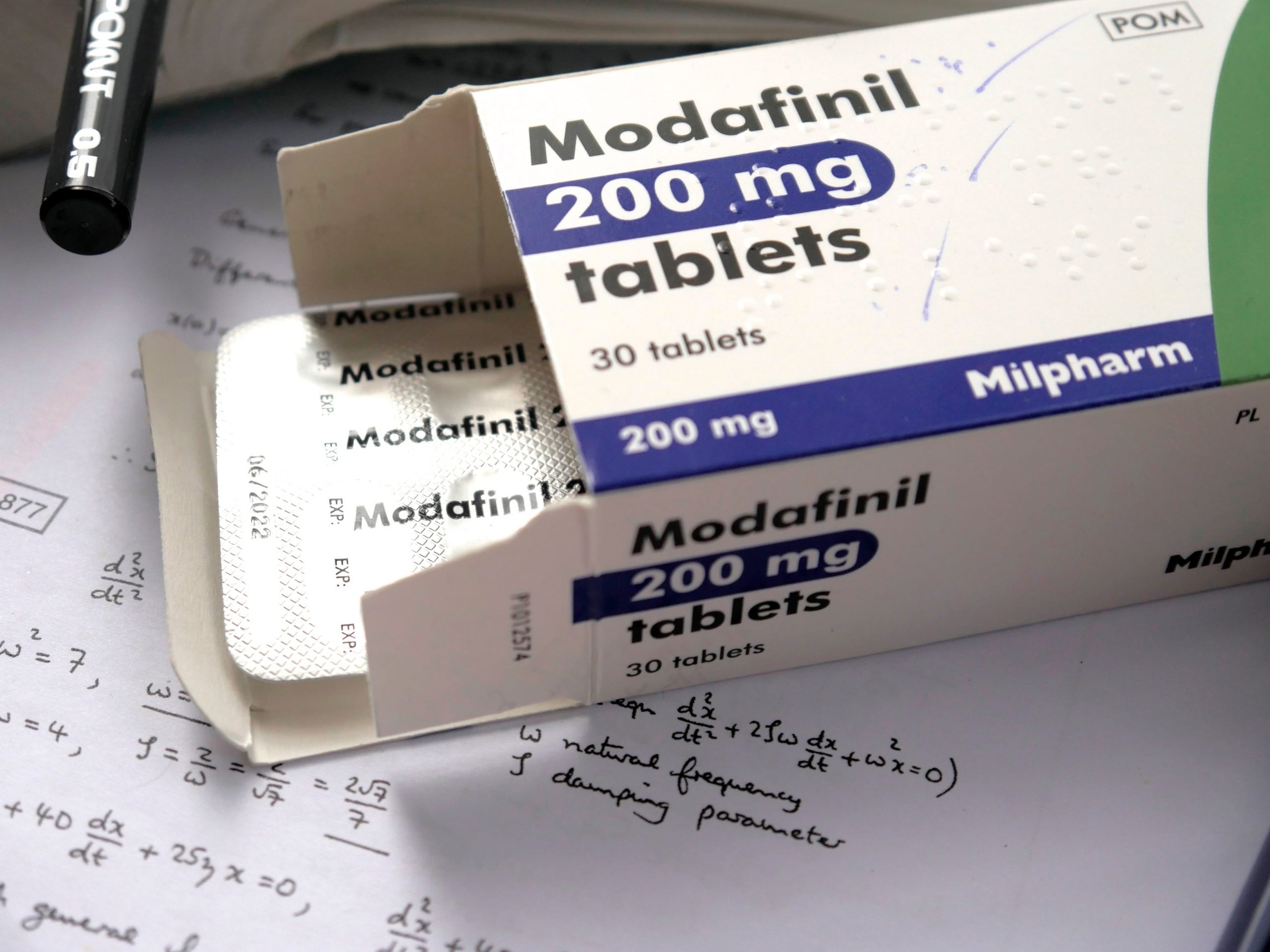 Modafinil 200mg Provigil for Narcolepsy and Cognitive Enhancement